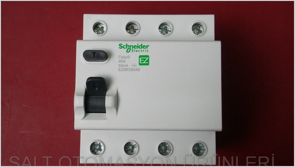 SCHNEİDER EZ9R33440 EZ9R33440 4P-40A-30MA-AC X1 EASY9 40A SIFIR KUTULU KAÇAK AKIM