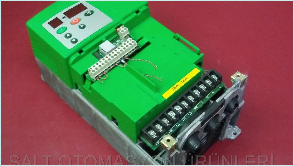 SE 2D200220 COMMANDER SE CONTROL TECHNIQUES SE2D200220 SE  2,2 KW SÜRÜCÜ INVERTER DRIVER HIZ KONTROL CİHAZI