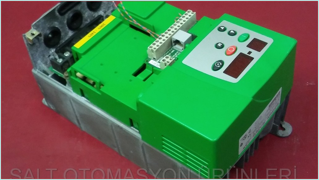 SE 2D200220 COMMANDER SE CONTROL TECHNIQUES SE2D200220 SE  2,2 KW SÜRÜCÜ INVERTER DRIVER HIZ KONTROL CİHAZI