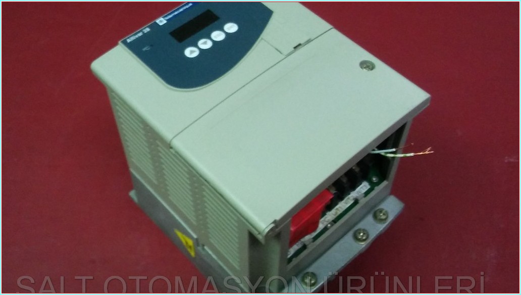 TELEMECANİQUE ATV28HU18N4 ALTİVAR 28 ATV28 0,75KW SÜRÜCÜ INVERTER DRIVER HIZ KONTROL CİHAZI