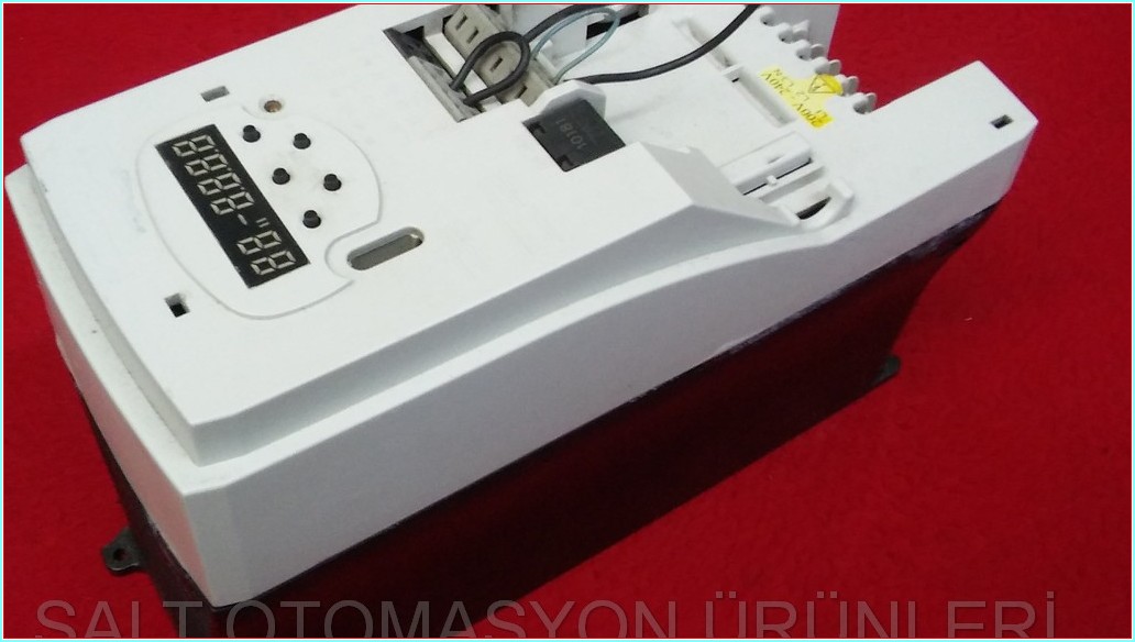 CONTROL TECHNIQUES SKCD200220 2,2KW 1500HZ SÜRÜCÜ INVERTER DRIVER HIZ KONTROL CİHAZI