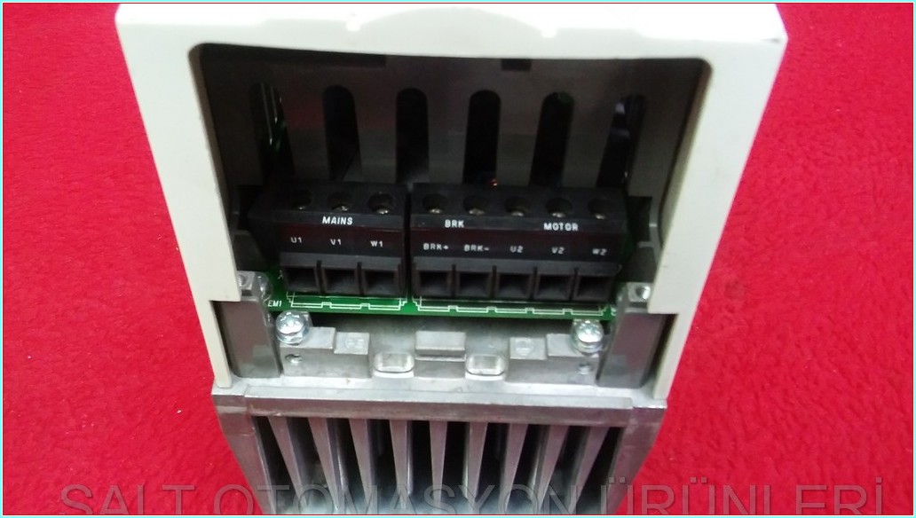 ABB ACS550-01-05A4-4 2,2KW SÜRÜCÜ ACS550 INVERTER DRIVER