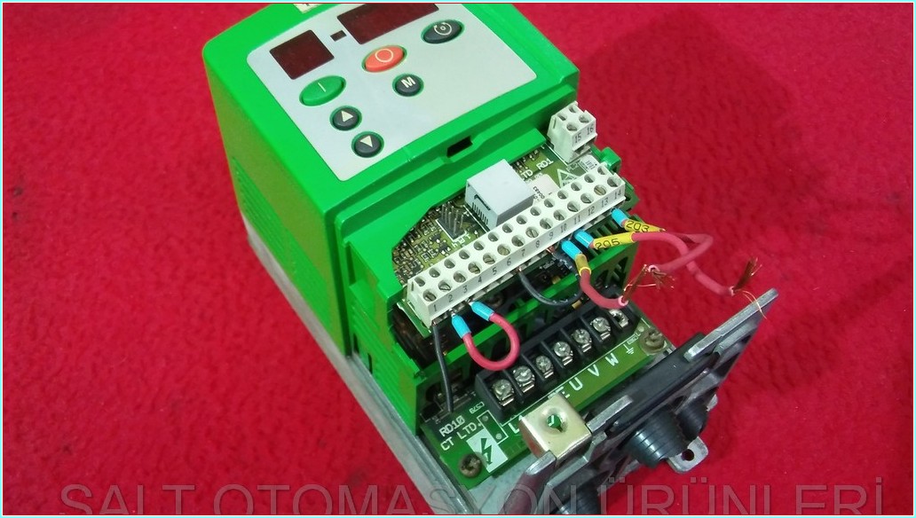 CONTROL TECHNIQUES COMMANDER SE 11200037 0,37KW SÜRÜCÜ HIZ KONTROL DRIVER 