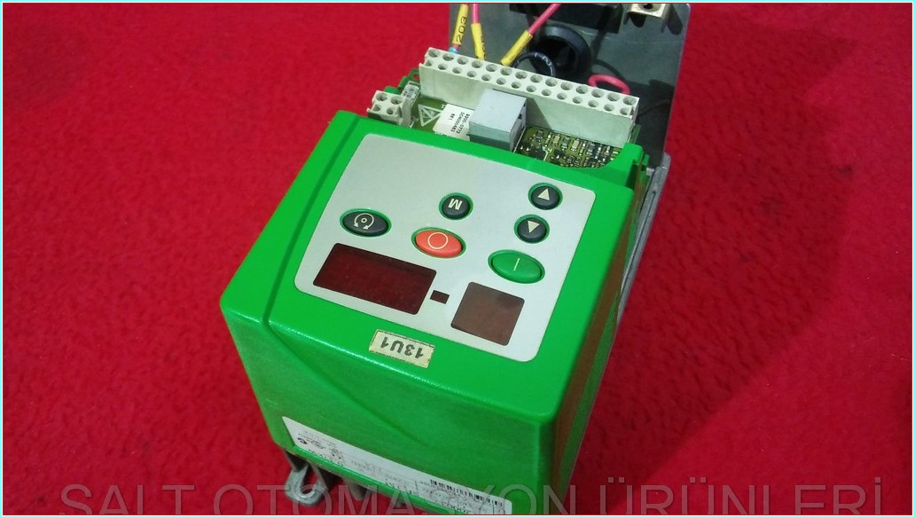 CONTROL TECHNIQUES COMMANDER SE 11200037 0,37KW SÜRÜCÜ HIZ KONTROL DRIVER 