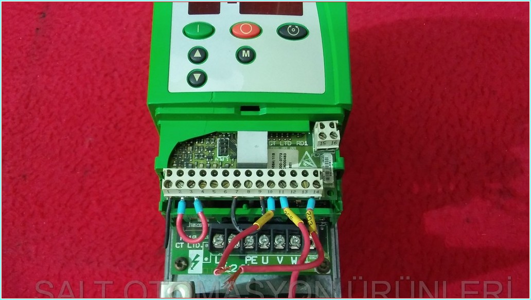 CONTROL TECHNIQUES COMMANDER SE 11200037 0,37KW SÜRÜCÜ HIZ KONTROL DRIVER 