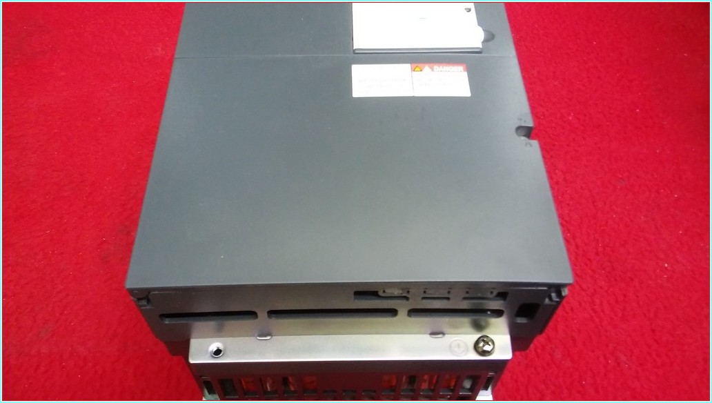 SCHNEİDER ATV312HU75N4 ATV312 7,5KW SÜRÜCÜ