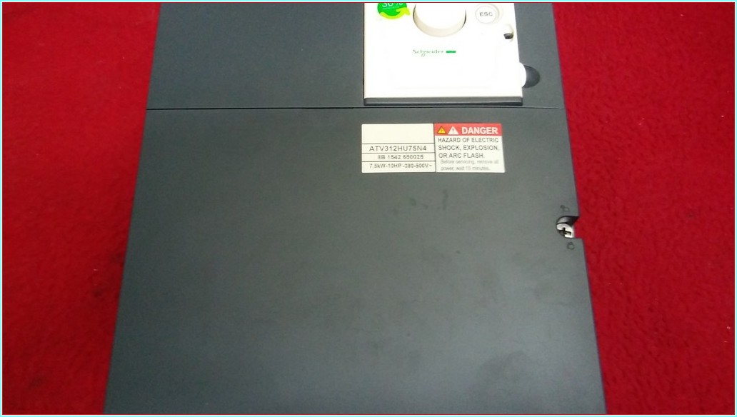SCHNEİDER ATV312HU75N4 ATV312 7,5KW SÜRÜCÜ