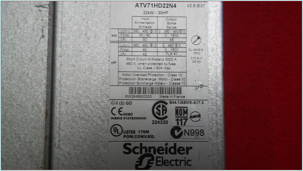 SCHNEİDER ATV71HD22N4 ALTİVAR71 ALTİVAR 71 ATV71HD22N4Z  ATV71 22KW SÜRÜCÜ 