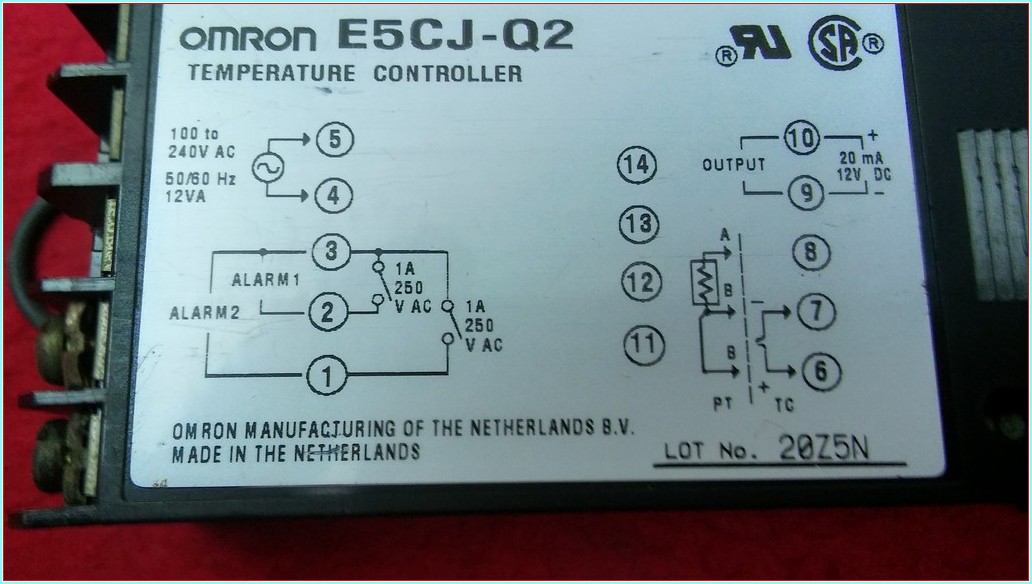 OMRON E5CJ-Q2 ISI KONTROL 20MA 12V DC OUTPUT