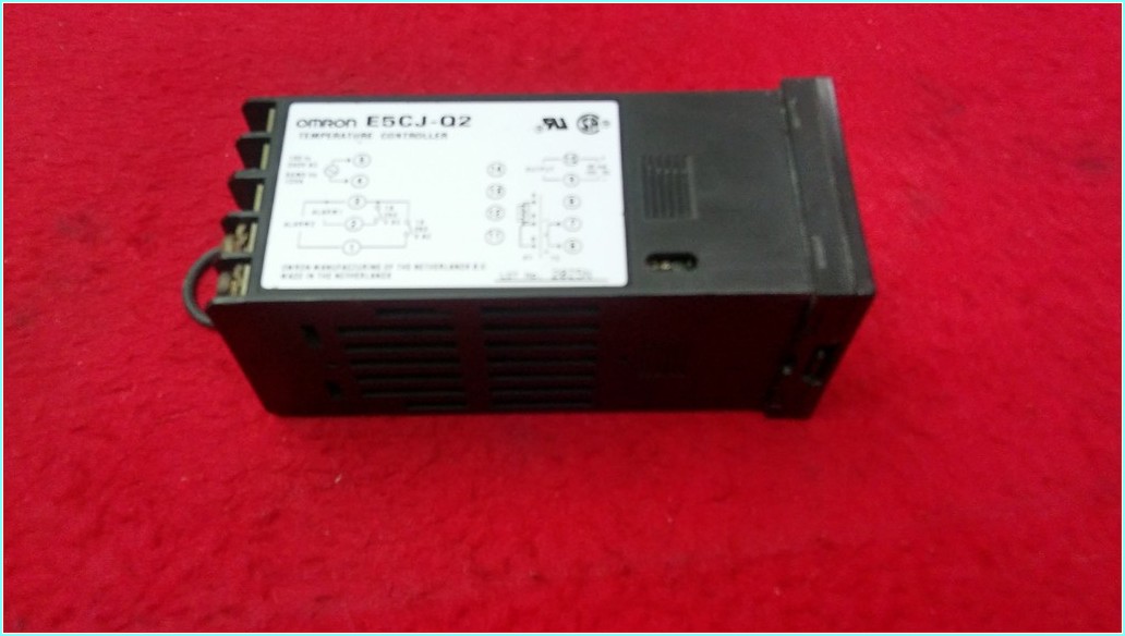 OMRON E5CJ-Q2 ISI KONTROL 20MA 12V DC OUTPUT