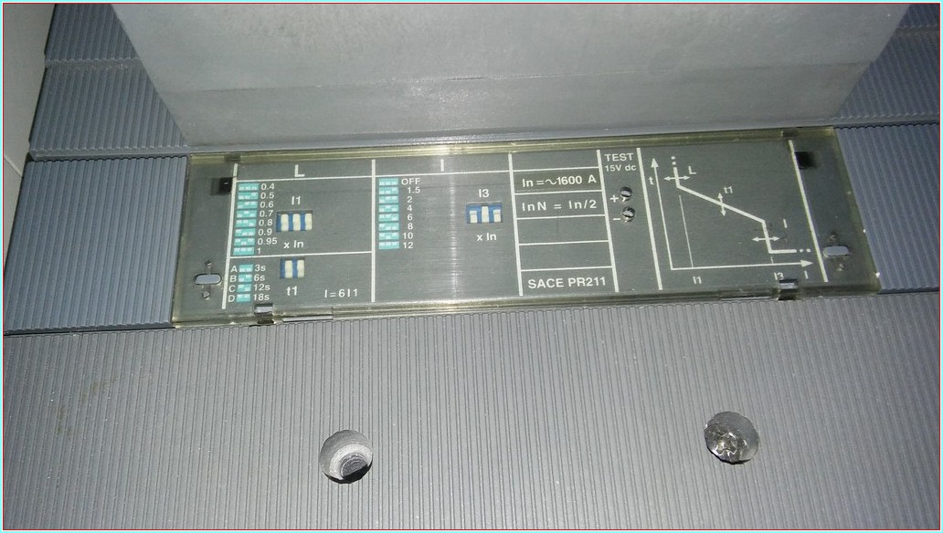 ABB SACE S7 AA00397568 1600A TMŞ MOTORLU TRASFERE TAKIM