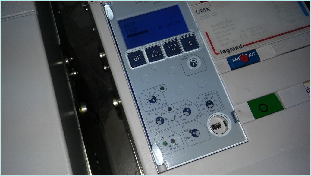 LEGRAND DMX3 DMX 3 2500 286 46 2500A MASTER PACK SIFIR MOTORLU TAKIM TRANSFER VAR