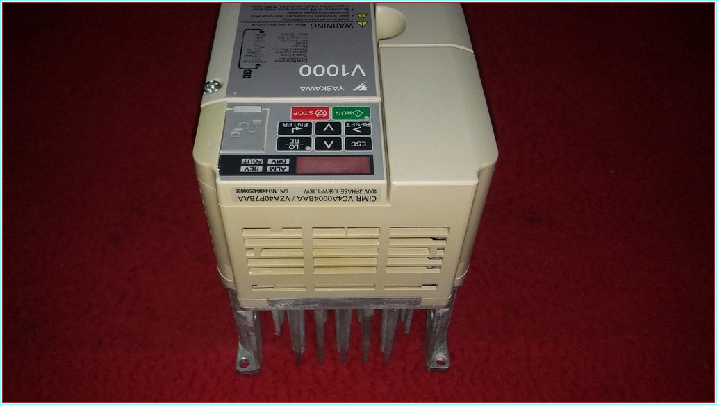 YASKAWA CIMR-VC4A0004BAA 1,5KW V1000 INPUT 380V SÜRÜCÜ V1000 1,5KW FANSIZ SOGUTUCU