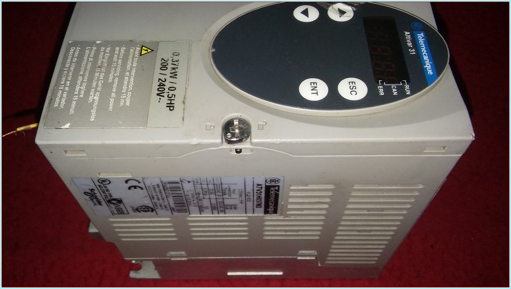 TELEMECANİQUE ATV31H037M2 ATV31 0,37KW ATV31 SÜRÜCÜ