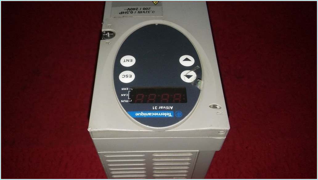 TELEMECANİQUE ATV31H037M2 ATV31 0,37KW ATV31 SÜRÜCÜ