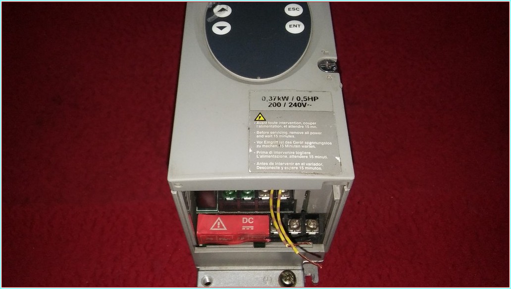 TELEMECANİQUE ATV31H037M2 ATV31 0,37KW ATV31 SÜRÜCÜ