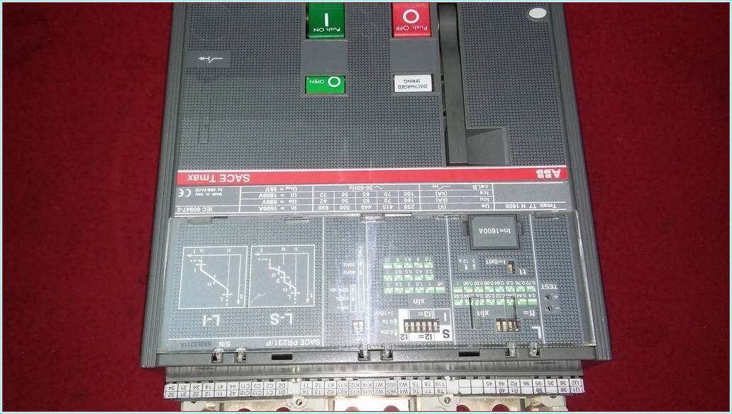 ABB SACE TMAX T7 H 1600 SACE PR231 P 1600A KURMALI TİP KESİCİ