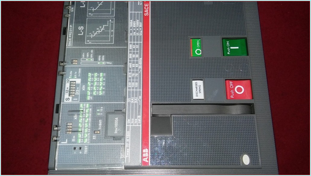 ABB SACE TMAX T7 H 1600 SACE PR231 P 1600A KURMALI TİP KESİCİ