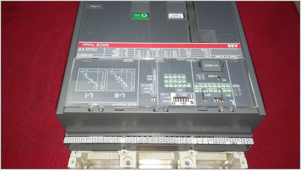 ABB SACE TMAX T7 H 1600 SACE PR231 P 1600A KURMALI TİP KESİCİ