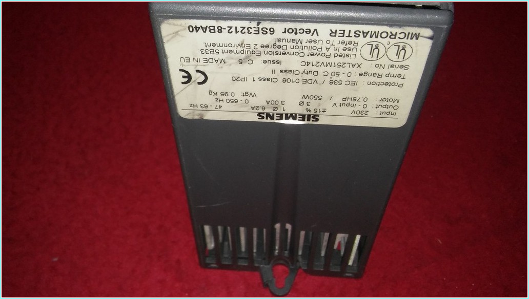 SIEMENS 6SE3212-8BA40 MICROMASTER VECTOR 0,75HP SÜRÜCÜ