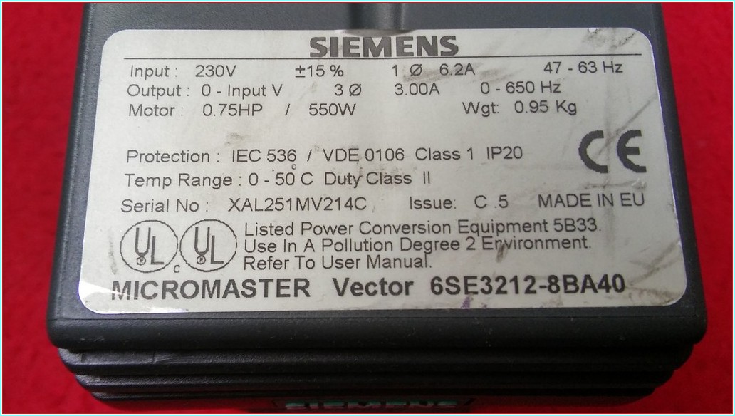 SIEMENS 6SE3212-8BA40 MICROMASTER VECTOR 0,75HP SÜRÜCÜ