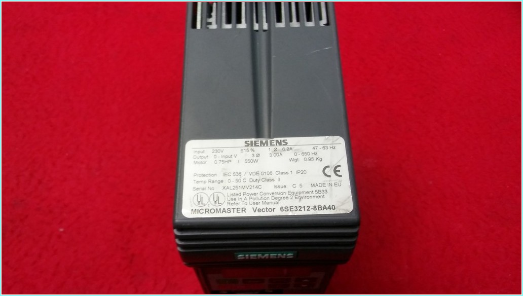 SIEMENS 6SE3212-8BA40 MICROMASTER VECTOR 0,75HP SÜRÜCÜ