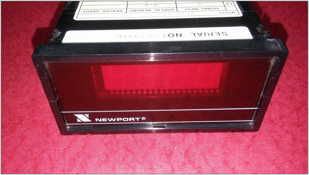 NEWPORT ELECTRONICS INC 202A-P2 MİKROVOLTMETRE
