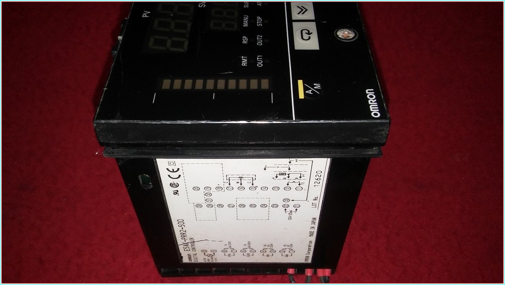 OMRON E5AK E5AK-PRR2-500 SICAKLIK PROSES KONUM KONTROL CİHAZI