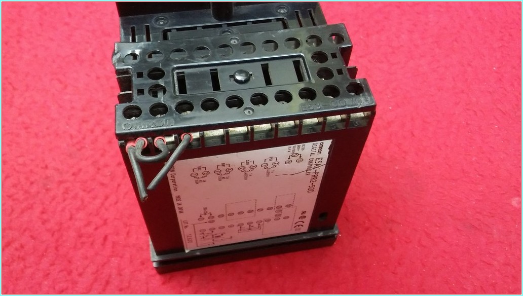 OMRON E5AK E5AK-PRR2-500 SICAKLIK PROSES KONUM KONTROL CİHAZI