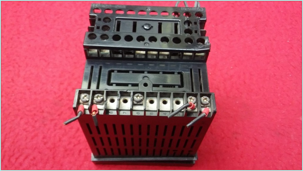 OMRON E5AK E5AK-PRR2-500 SICAKLIK PROSES KONUM KONTROL CİHAZI