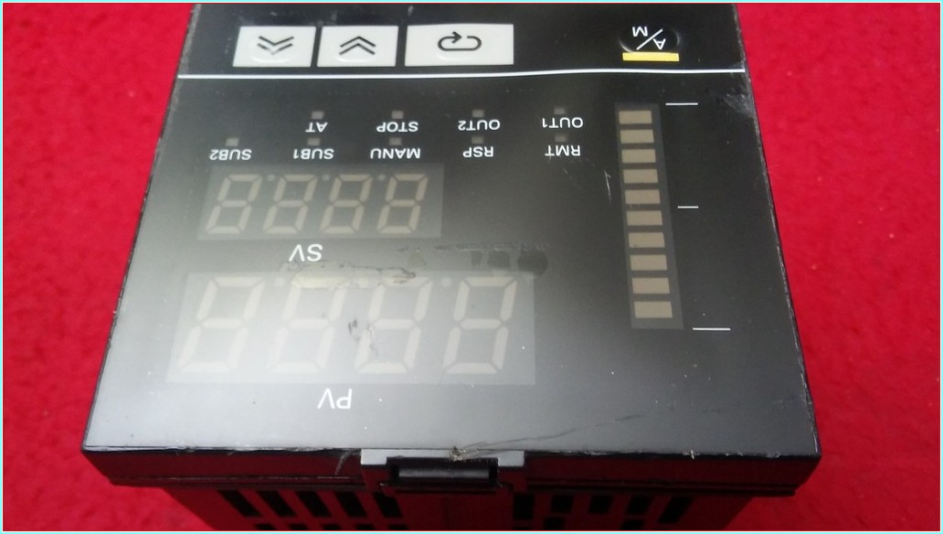 OMRON E5AK E5AK-PRR2-500 SICAKLIK PROSES KONUM KONTROL CİHAZI