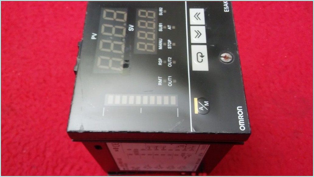 OMRON E5AK E5AK-PRR2-500 SICAKLIK PROSES KONUM KONTROL CİHAZI
