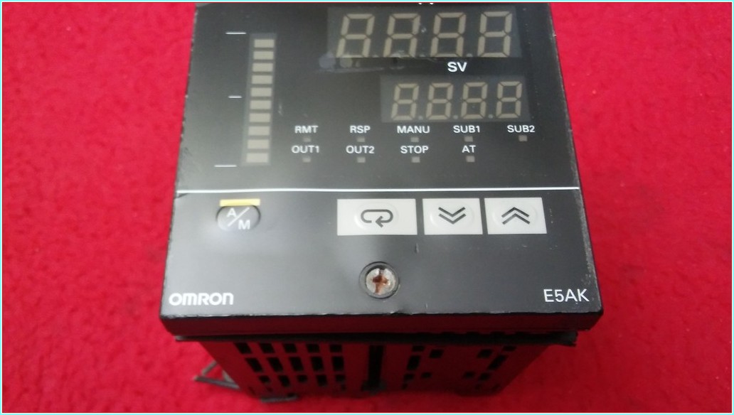 OMRON E5AK E5AK-PRR2-500 SICAKLIK PROSES KONUM KONTROL CİHAZI