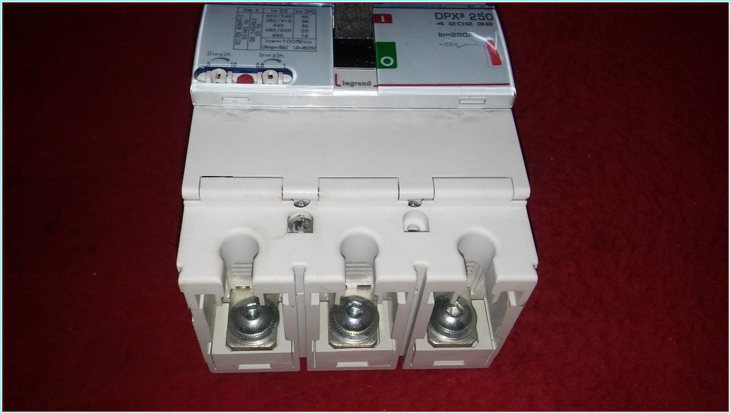 LEGRAND DPX3 250 3P 420 239 250A TMŞ SIFIRDAN FARKI FİYATI 4 202 39