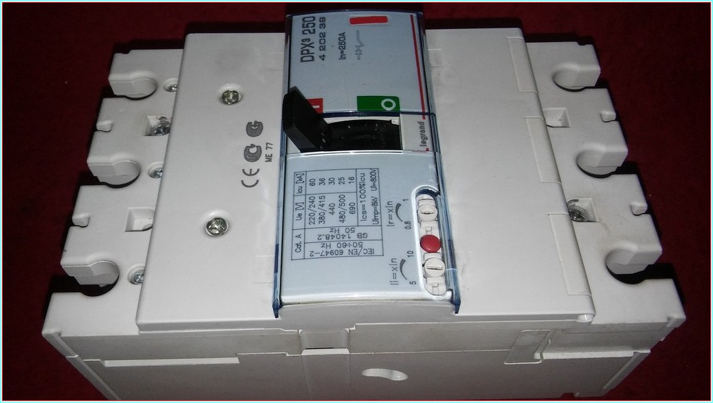 LEGRAND DPX3 250 3P 420 239 250A TMŞ SIFIRDAN FARKI FİYATI 4 202 39