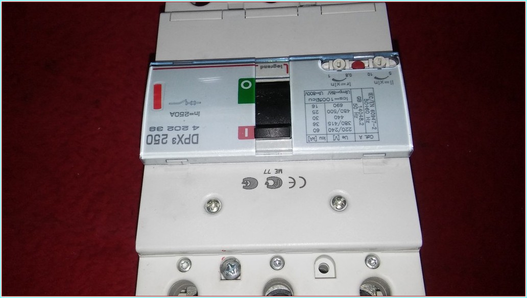 LEGRAND DPX3 250 3P 420 239 250A TMŞ SIFIRDAN FARKI FİYATI 4 202 39