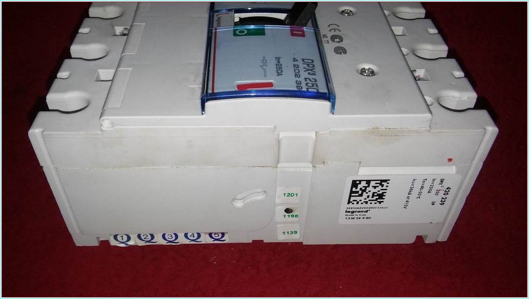 LEGRAND DPX3 250 3P 420 239 250A TMŞ SIFIRDAN FARKI FİYATI 4 202 39