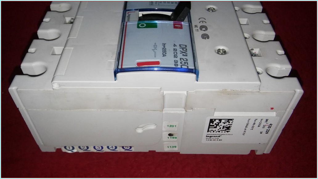 LEGRAND DPX3 250 3P 420 239 250A TMŞ SIFIRDAN FARKI FİYATI 4 202 39