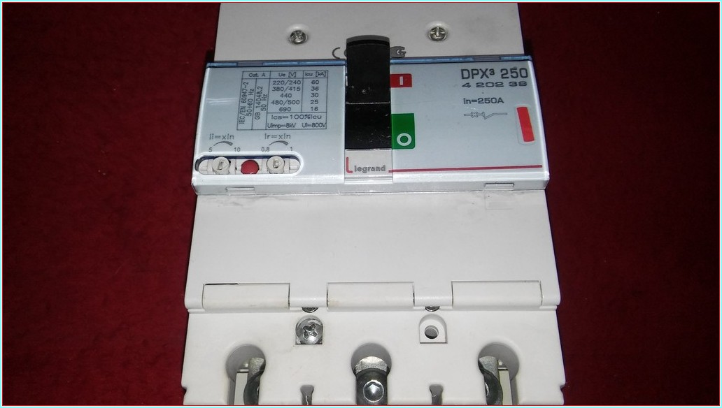 LEGRAND DPX3 250 3P 420 239 250A TMŞ SIFIRDAN FARKI FİYATI 4 202 39