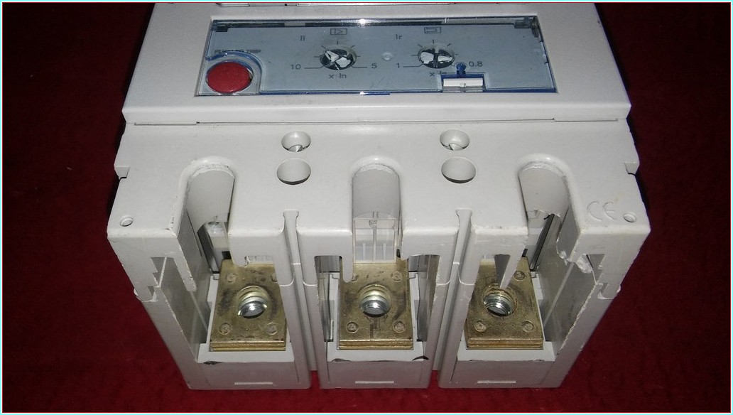 LEGRAND DPX3 630 630A 4 220 04 TMŞ ŞALTER SIFIRDAN FARKI FİYATI