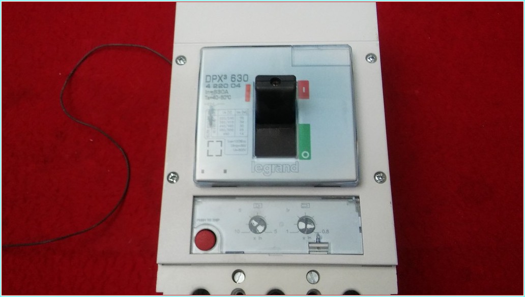 LEGRAND DPX3 630 630A 4 220 04 TMŞ ŞALTER SIFIRDAN FARKI FİYATI