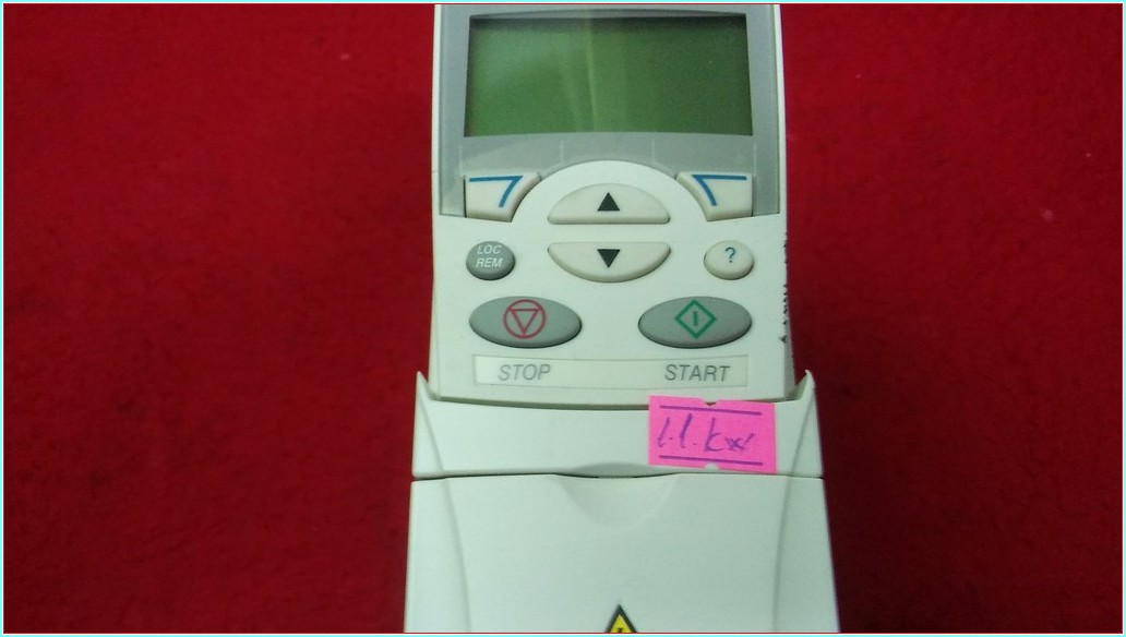 ABB ACS350-03E-03A3-4 1.1 KW 380-480V ABB ACS350 SÜRÜCÜ 