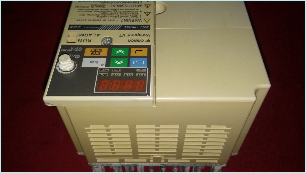 YASKAWA CIMR-V7AZB2P2 4,2KVA 2,2KW SÜRÜCÜ SIFIRDAN FARKI FİYATI