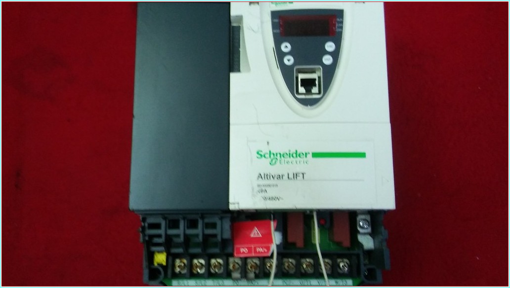 SCHNEİDER ATV71LD17N4Z ALTİVAR LIFT 7,5KW SÜRÜCÜ 7,5 KW INVERTER