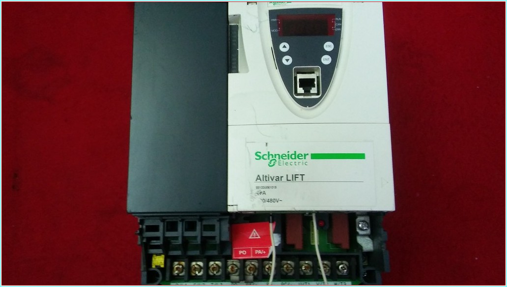 SCHNEİDER ATV71LD17N4Z ATV71LD17N4 