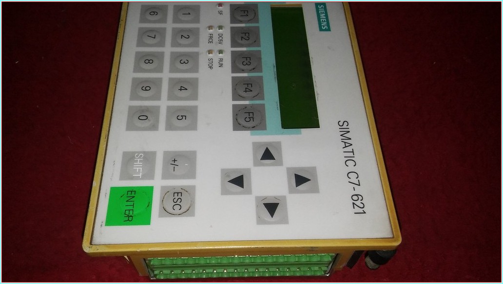 SIEMENS 6ES7621-1AD01-0AE3 6ES7 621-1AD01-0AE3 SIMATIC C7-621 OPARATÖR PANEL
