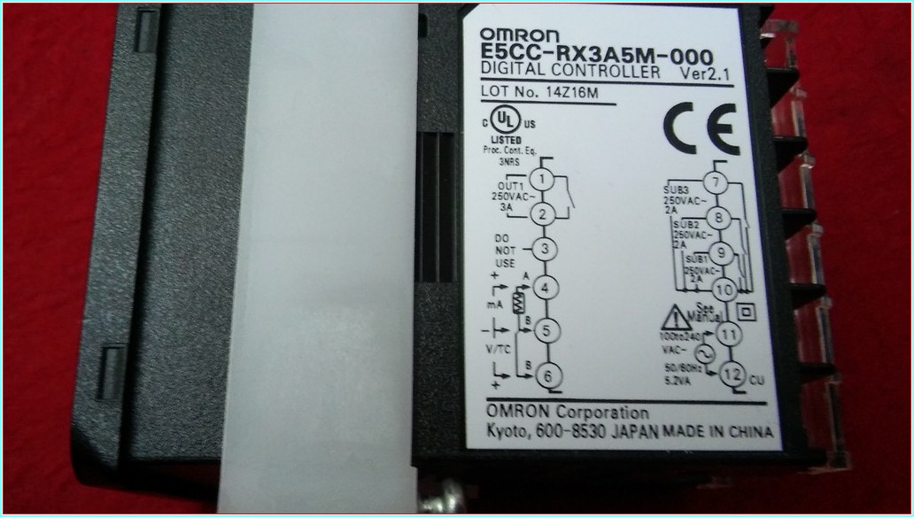 OMRON E5CC-RX3A5M-000 E5CC ISI KONTROL 1 RÖLE 3 ALARM CIKIŞ SIFIR KUTULU