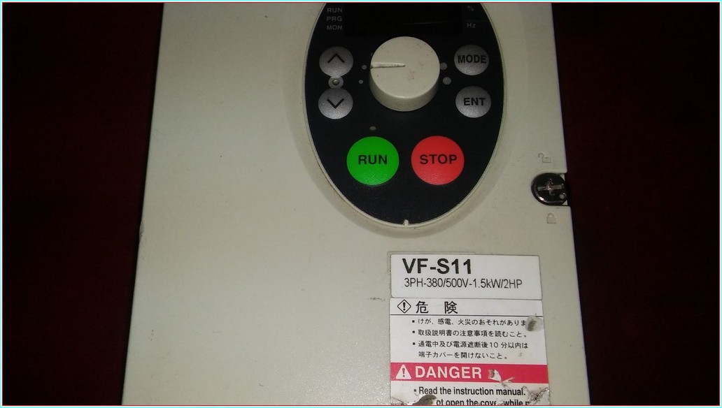 TOSHIBA VFS11-4015PL-WP R5 TRANSISTOR INVERTER 380V 1,5KW SÜRÜCÜ