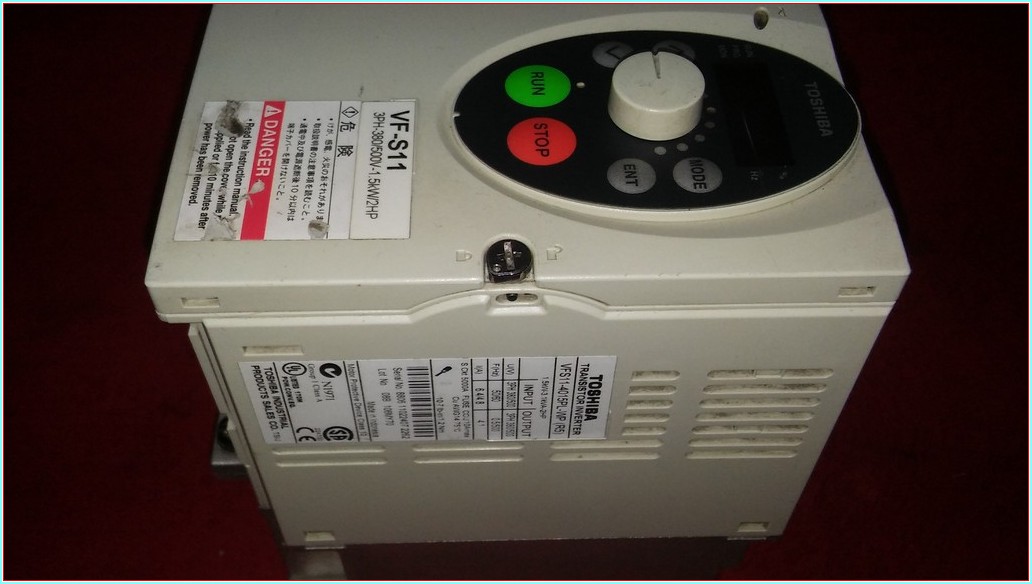 TOSHIBA VFS11-4015PL-WP R5 TRANSISTOR INVERTER 380V 1,5KW SÜRÜCÜ