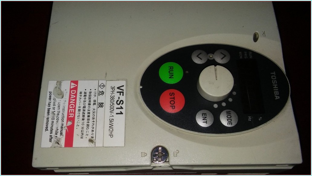 TOSHIBA VFS11-4015PL-WP R5 TRANSISTOR INVERTER 380V 1,5KW SÜRÜCÜ